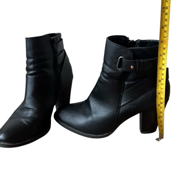 Apt. 9 Black Ankle Boots Size 8.5 – Heeled Booties w/ Buckle Detail Faux Leather - Picture 2 of 16